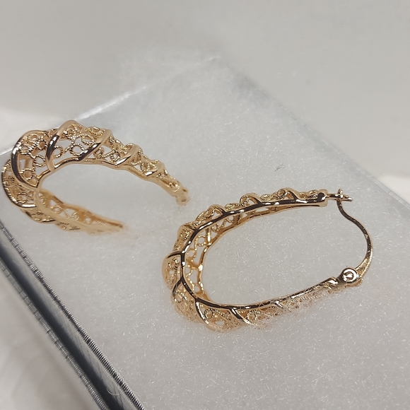 GOLD PLATED FASHION HOOP EARRINGS - Picture 6 of 13